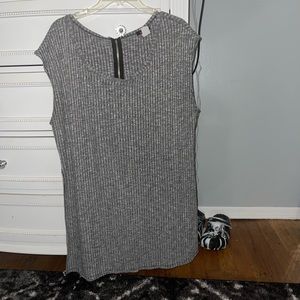 Ribbed gray tunic